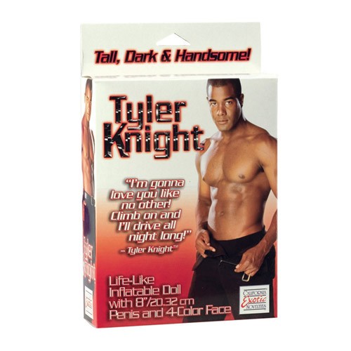 Tyler Cavaliere Love Doll Con Dildo